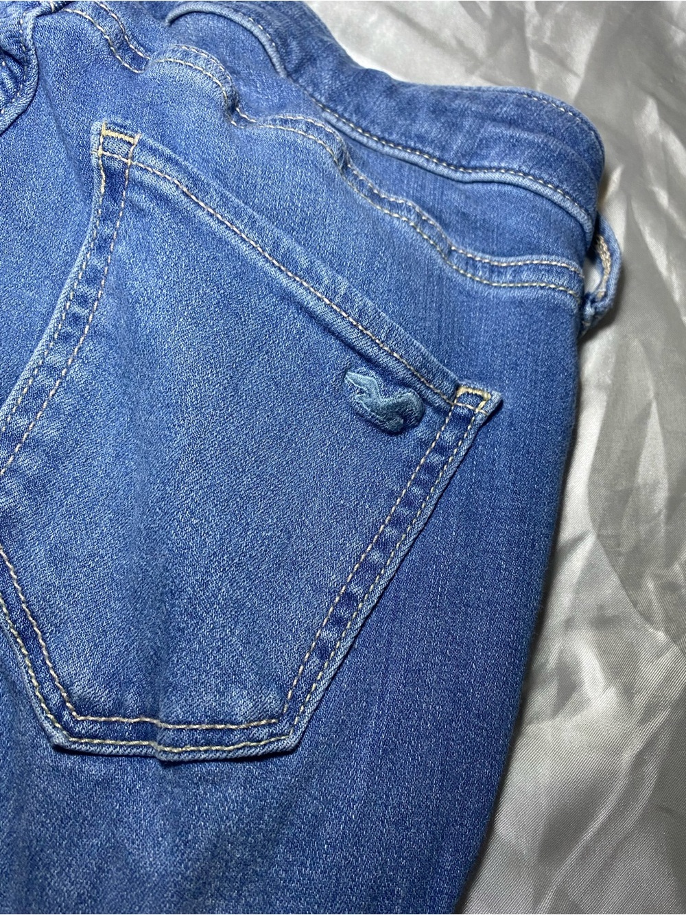 Hollister ripped jeans - Picture 7 of 10